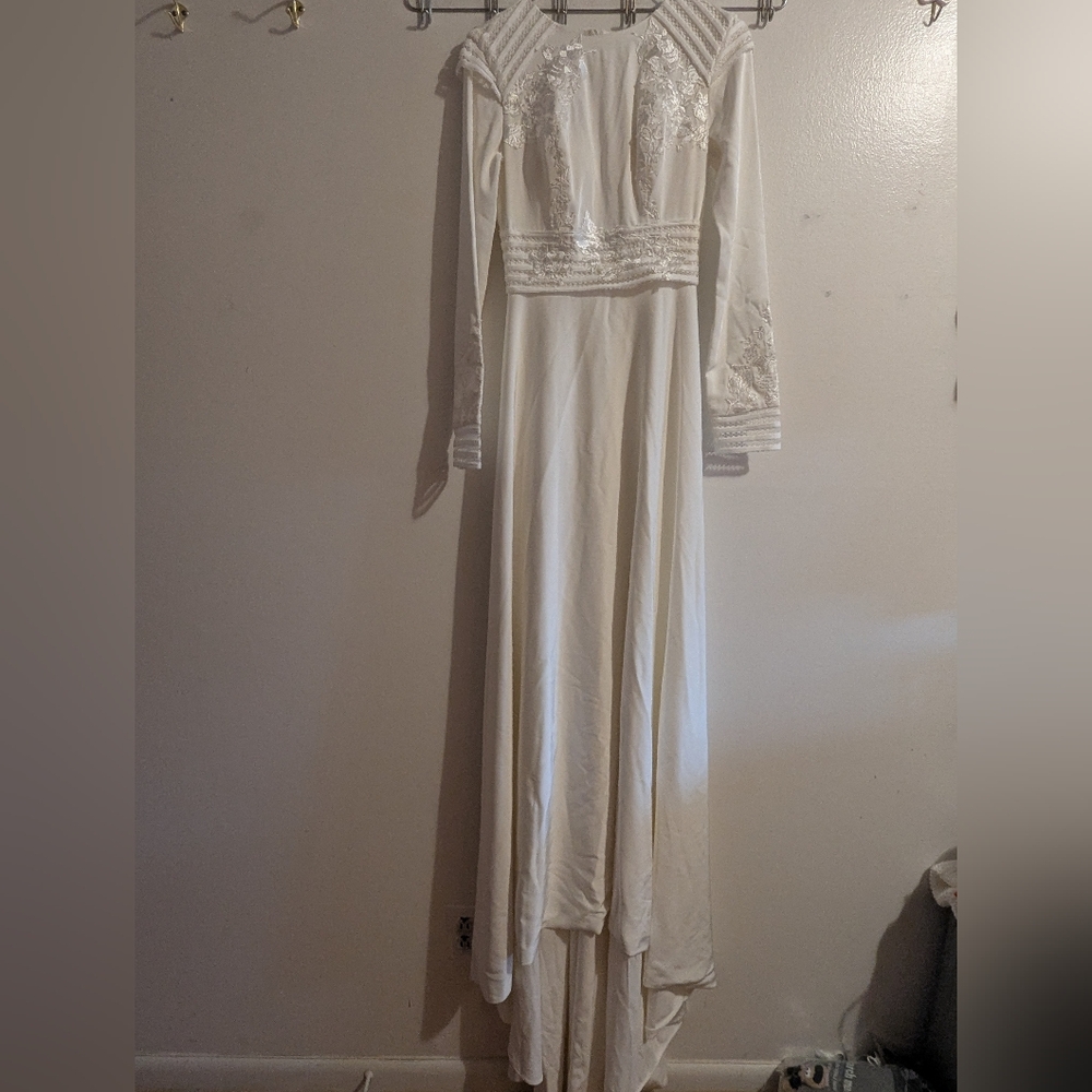 Elegant White Lace Long Sleeve Dress